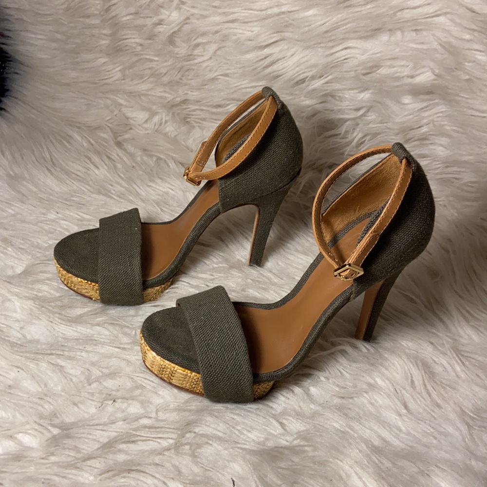 EUC Tory Burch Olive Green Amina Platform Stilettos - Picture 2 of 13
